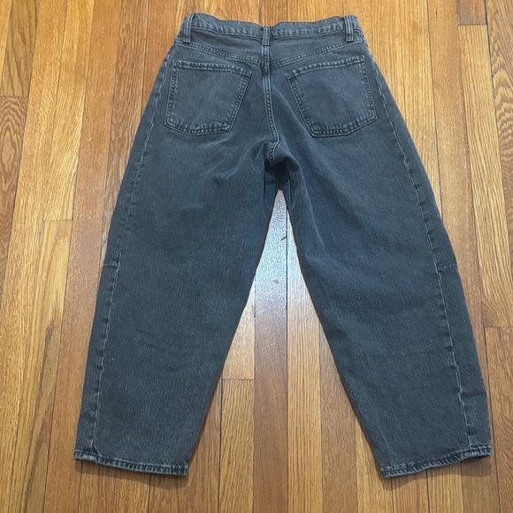 Old Navy High Rise Barrel Jeans - Picture 5 of 7